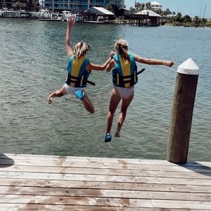 Meet your Posher, Emmy